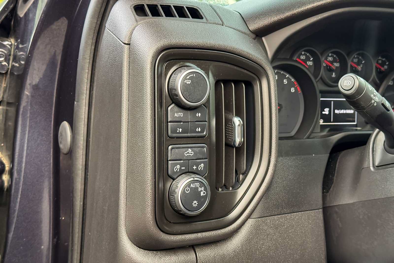 Used 2023 Chevrolet Silverado 1500 Custom Trail Boss w/ LPO, Dark Essentials Package AWD/4WD image 13