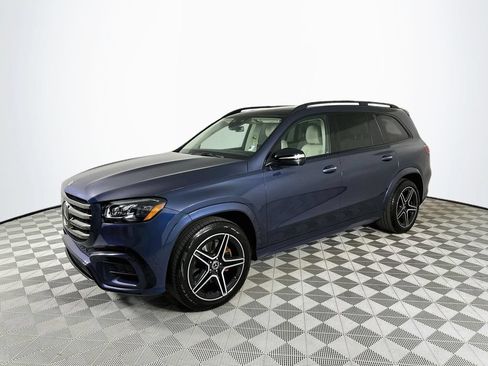 Certified 2025 Mercedes-Benz GLS 450 4MATIC image 3