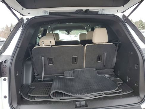 Used 2023 Chevrolet Traverse LS w/ Safety Package image 31