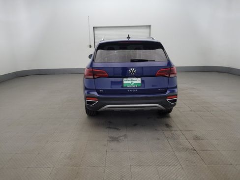 Used 2022 Volkswagen Taos SE image 6