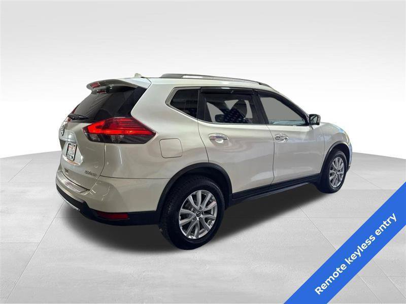 Used 2017 Nissan Rogue SV w/ SV Premium Package AWD/4WD image 5