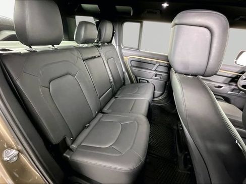 Used 2025 Land Rover Defender 110 X-Dynamic SE AWD/4WD image 23