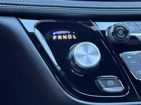 New 2027 Chrysler Pacifica Select FWD image 22