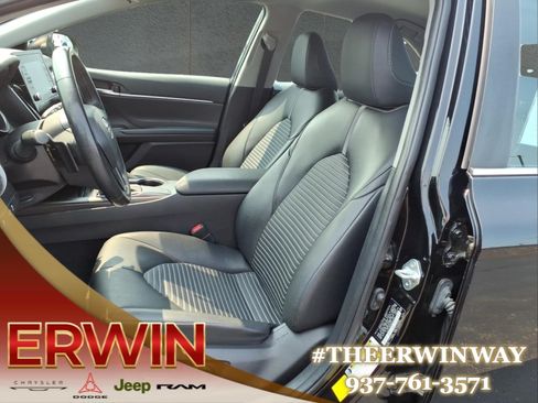 Used 2021 Toyota Camry SE FWD image 12