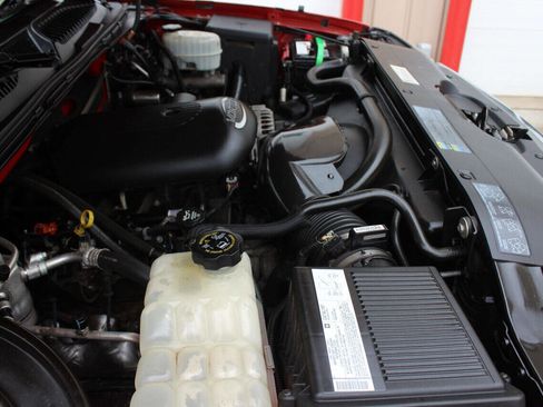 Used 2005 Chevrolet Silverado 3500 4x4 Regular Cab image 28