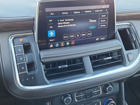 Used 2021 Chevrolet Tahoe Z71 image 20