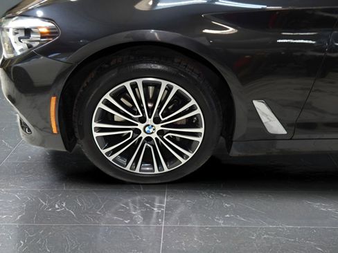 Used 2019 BMW 530i xDrive image 11
