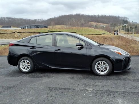 Used 2020 Toyota Prius L Eco image 5