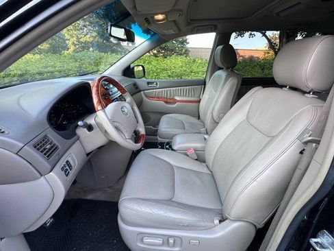 Used 2008 Toyota Sienna XLE Limited FWD image 10