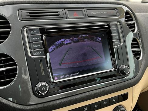 Used 2016 Volkswagen Tiguan SE FWD image 23