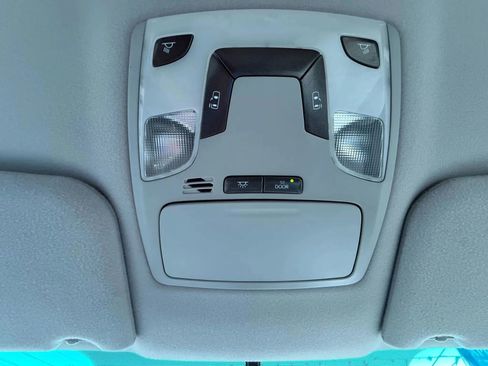 Used 2013 Toyota Sienna LE FWD image 39