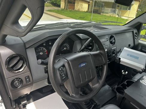 Used 2014 Ford F250 XL w/ Power Equipment Group image 32