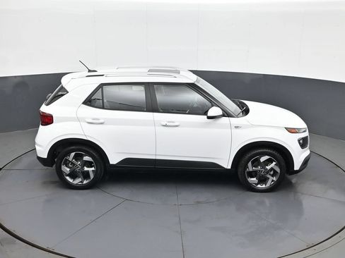 Certified 2024 Hyundai Venue SEL FWD image 16