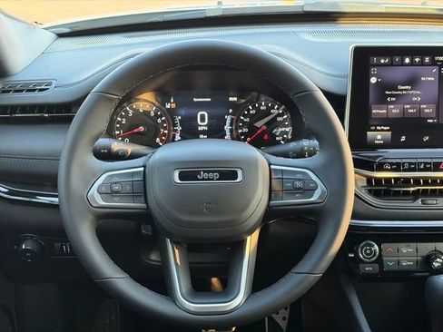 New 2026 Jeep Compass Latitude image 14