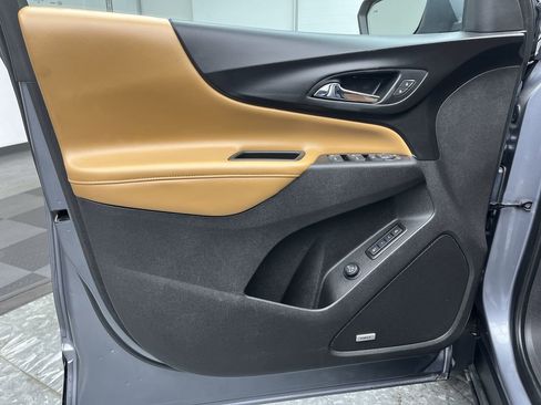 Used 2018 Chevrolet Equinox Premier image 8