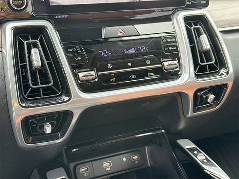 Used 2023 Kia Sorento SX Prestige image 18