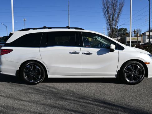 Used 2022 Honda Odyssey Elite image 14