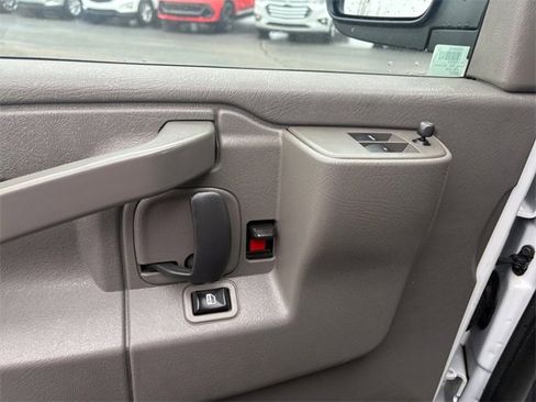 Used 2021 GMC Savana 2500 Work Van w/ Driver Convenience Package image 18