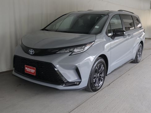 Used 2025 Toyota Sienna XSE w/ XSE Plus Package AWD/4WD image 24