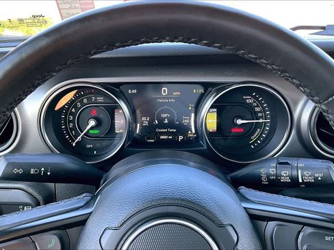 Used 2023 Jeep Wrangler Unlimited w/ Cold Weather Group image 18