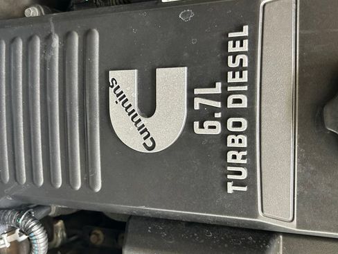 Used 2024 RAM 3500 Tradesman w/ Chrome Appearance Group AWD/4WD image 9