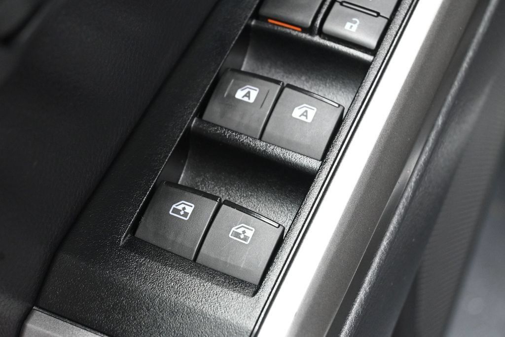 Used 2023 Toyota Tacoma SR5 AWD/4WD image 13