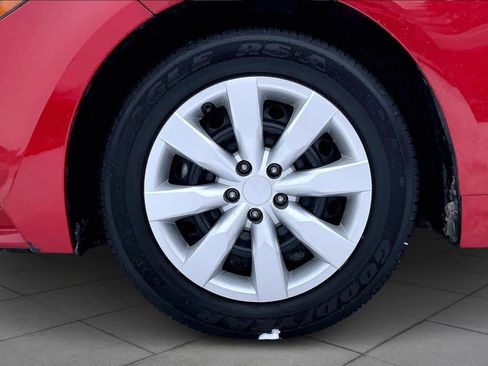 Used 2021 Toyota Corolla LE image 11