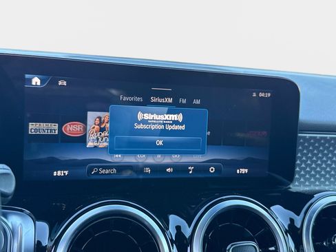 Used 2025 Mercedes-Benz GLB 250 image 24