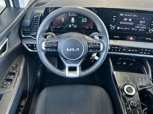 Used 2023 Kia Sportage LX image 13