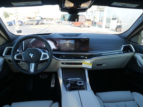 New 2026 BMW X6 xDrive40i w/ Executive Package image 19