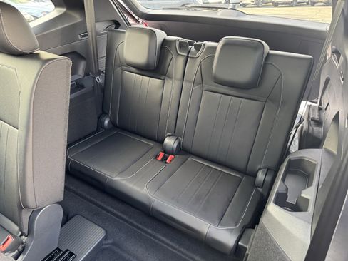 Certified 2024 Volkswagen Tiguan SE R-Line image 37