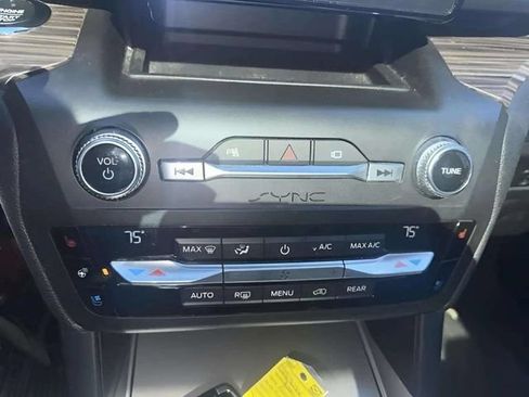Used 2020 Ford Explorer Limited w/ Class III Trailer Tow Package RWD image 15
