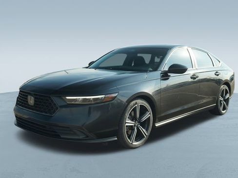 Used 2023 Honda Accord Sport image 3