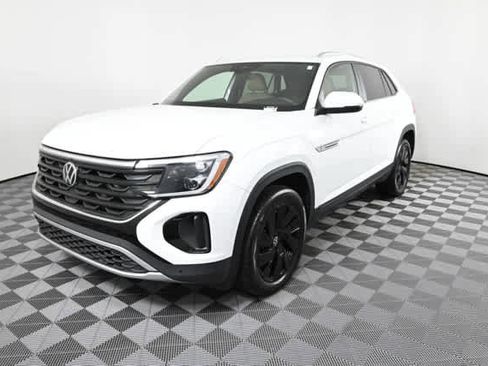 Used 2024 Volkswagen Atlas Cross Sport SE w/ Black Wheel Package AWD/4WD image 2