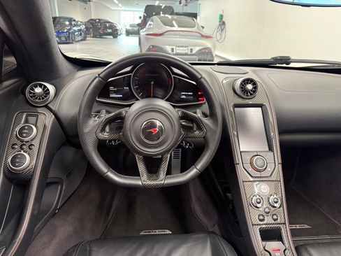 Used 2013 McLaren MP4-12C Spider RWD image 13