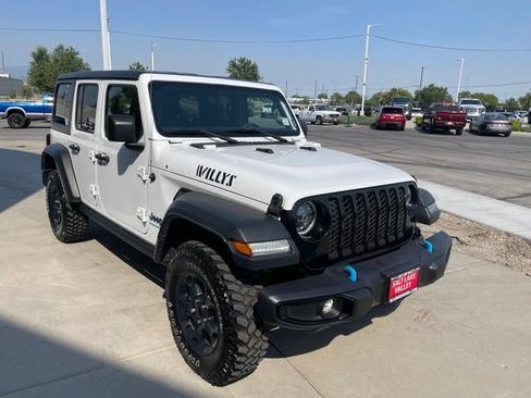 Used 2023 Jeep Wrangler Unlimited w/ Cold Weather Group AWD/4WD image 6