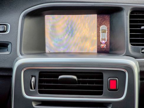 Used 2018 Volvo S60 T5 Inscription image 41