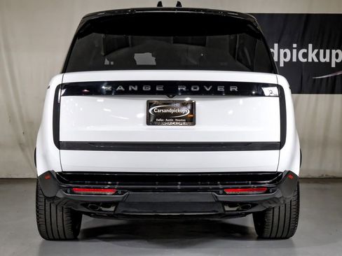 Used 2024 Land Rover Range Rover SE image 9