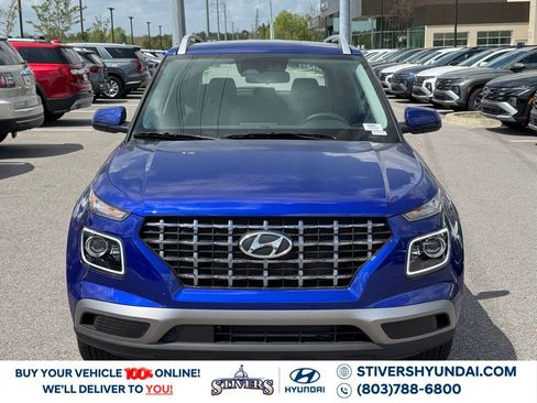 Certified 2025 Hyundai Venue Limited image 7