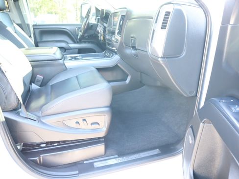 Used 2018 GMC Sierra 2500 SLT w/ Duramax Plus Package image 16