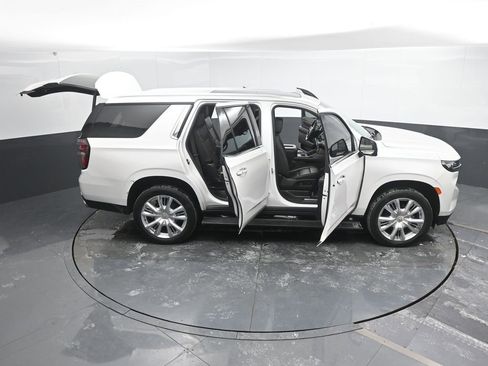 Used 2021 Chevrolet Tahoe High Country w/ Premium Package image 27