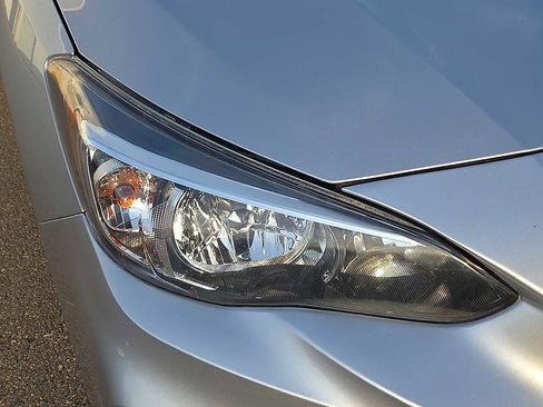 Used 2019 Subaru Impreza 2.0i image 10