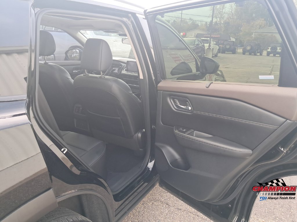 Used 2023 Nissan Rogue SV w/ SV Premium B Package AWD/4WD image 20