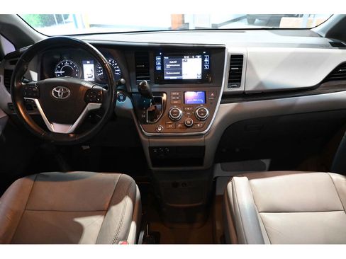 Used 2016 Toyota Sienna XLE w/ XLE Navigation Package FWD image 24