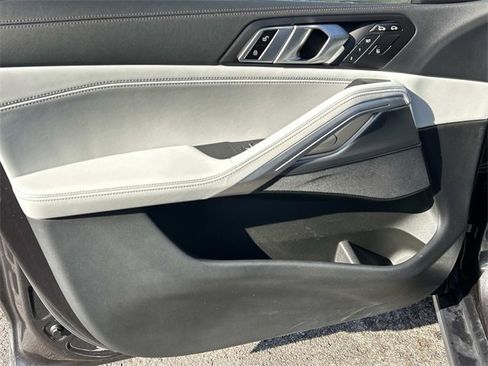 Used 2023 BMW X6 xDrive40i w/ Premium Package image 15