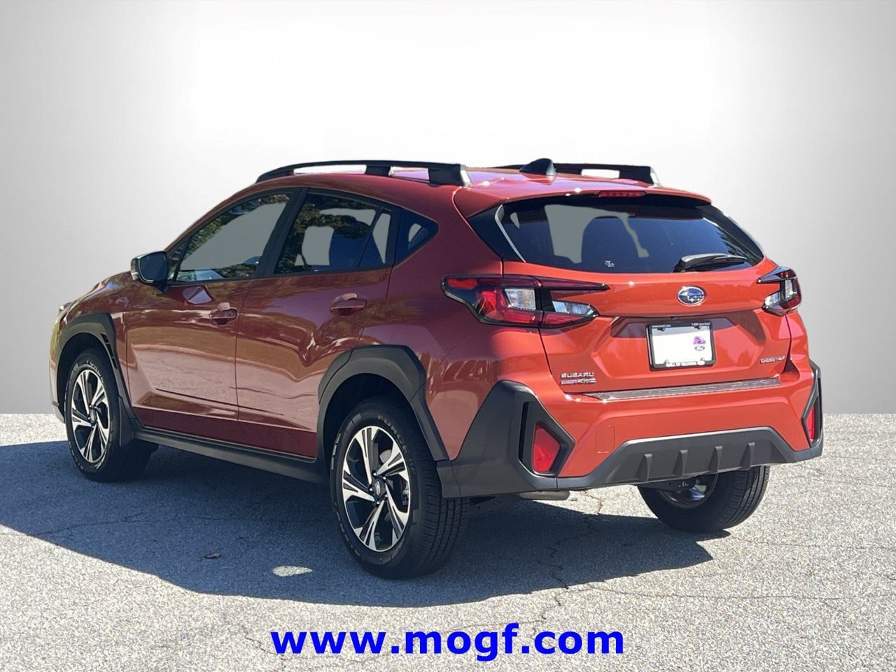 Used 2024 Subaru Crosstrek 2.0i Premium AWD/4WD image 2