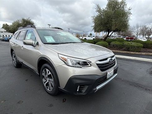 Used 2020 Subaru Outback Limited image 2