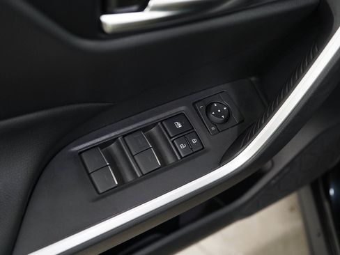 Used 2025 Toyota RAV4 XLE AWD/4WD image 19
