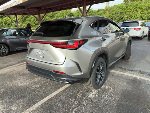 Used 2024 Lexus NX 250 FWD image 11