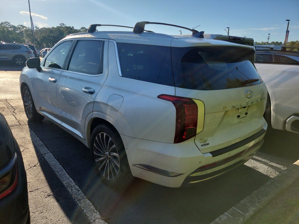 Certified 2023 Hyundai Palisade Calligraphy w/ Cargo Package FWD image 4